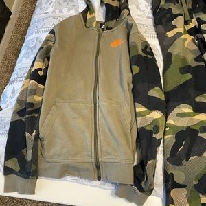 Nike youth sweatsuit